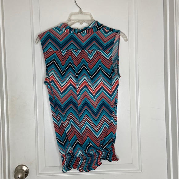 Medium sleeveless career top - Picture 4 of 7